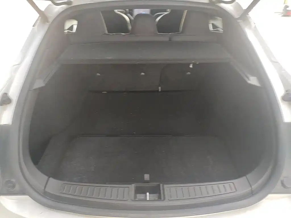 Tesla Model S — миниатюра 19