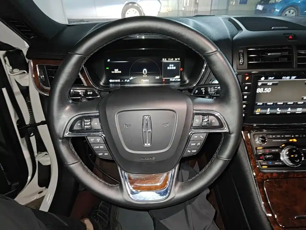 Lincoln Continental — миниатюра 11