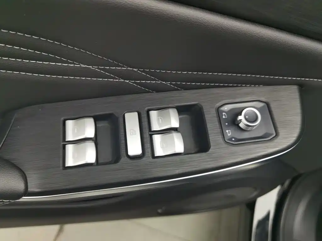Wey Wey VV5 — миниатюра 9