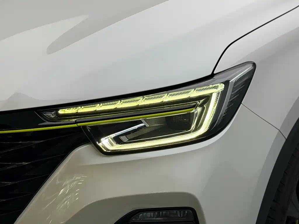 Roewe RX5 New Energy — миниатюра 7