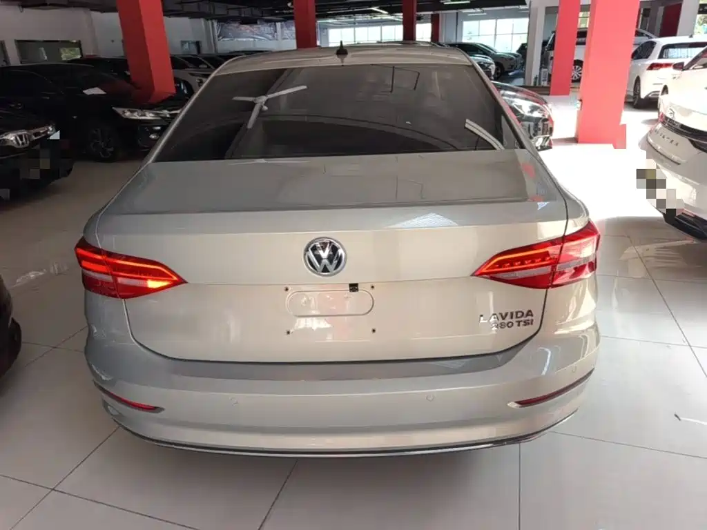 Volkswagen Lavida — миниатюра 6