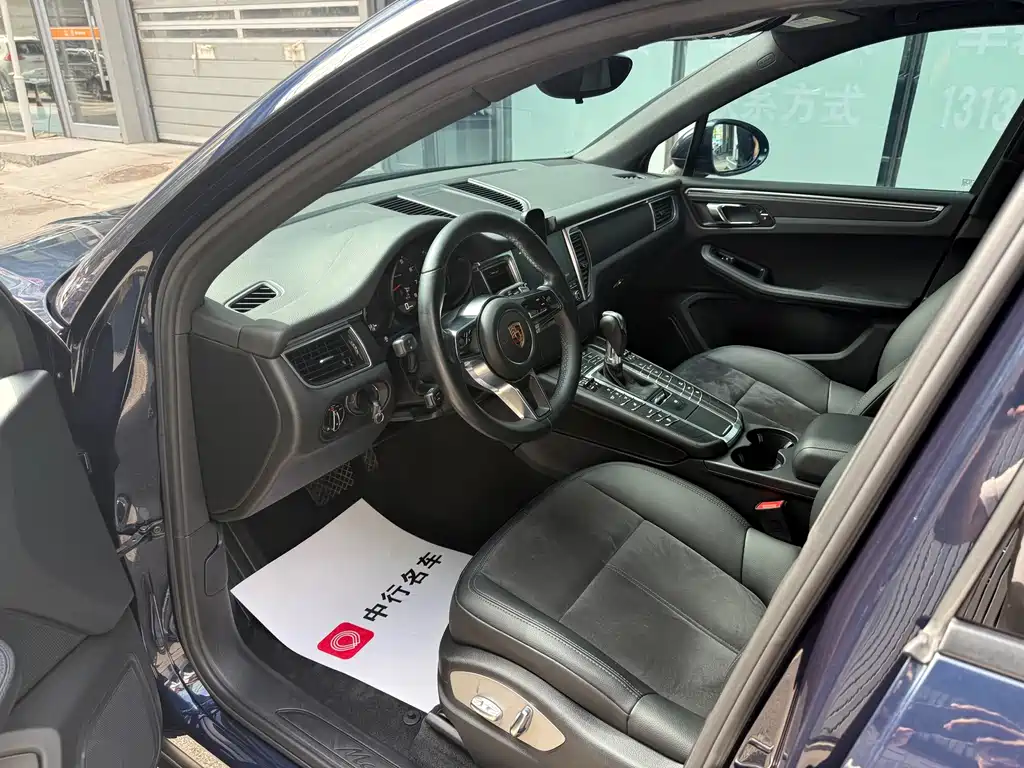 Porsche Macan — миниатюра 5