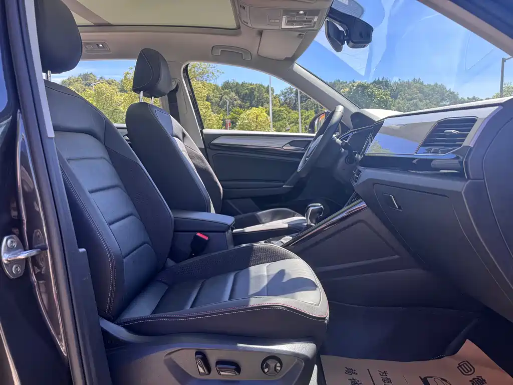 Volkswagen Tayron 2022 330TSI Luxury Smart Connect Plus