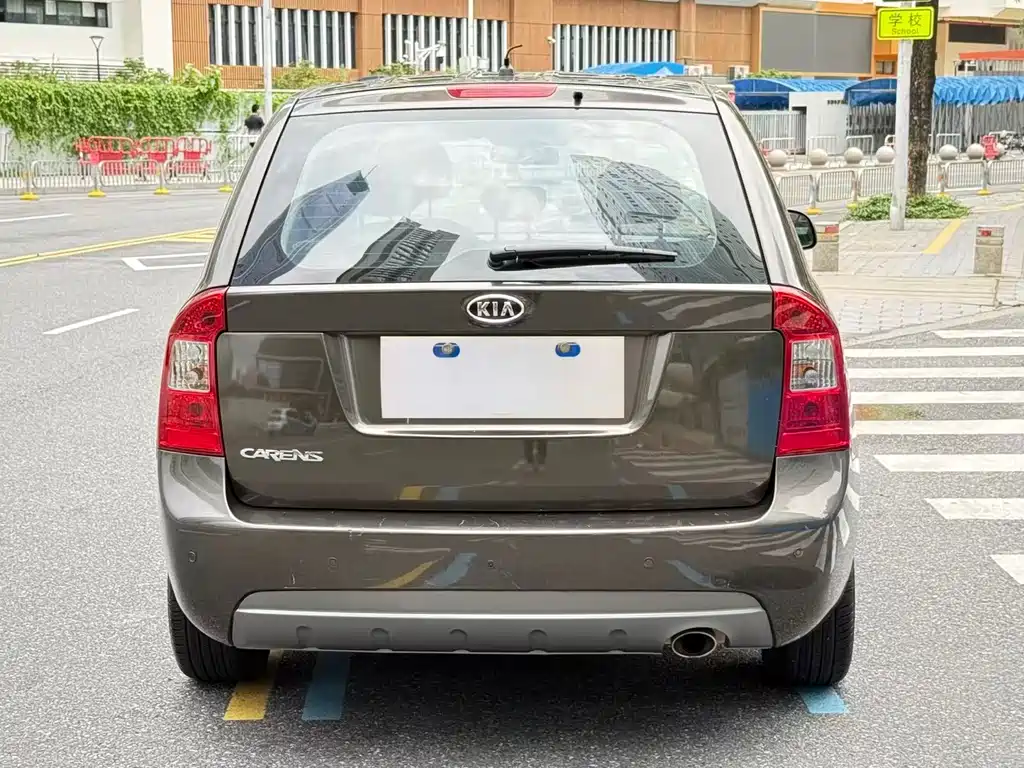 Kia Carens — миниатюра 5