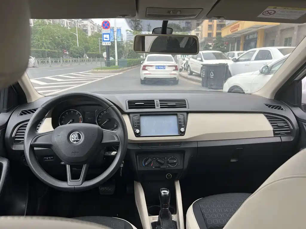 Skoda Fabia — миниатюра 9
