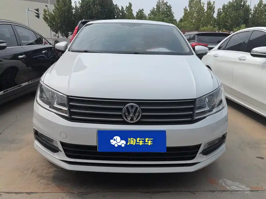 Volkswagen Santana — миниатюра 2