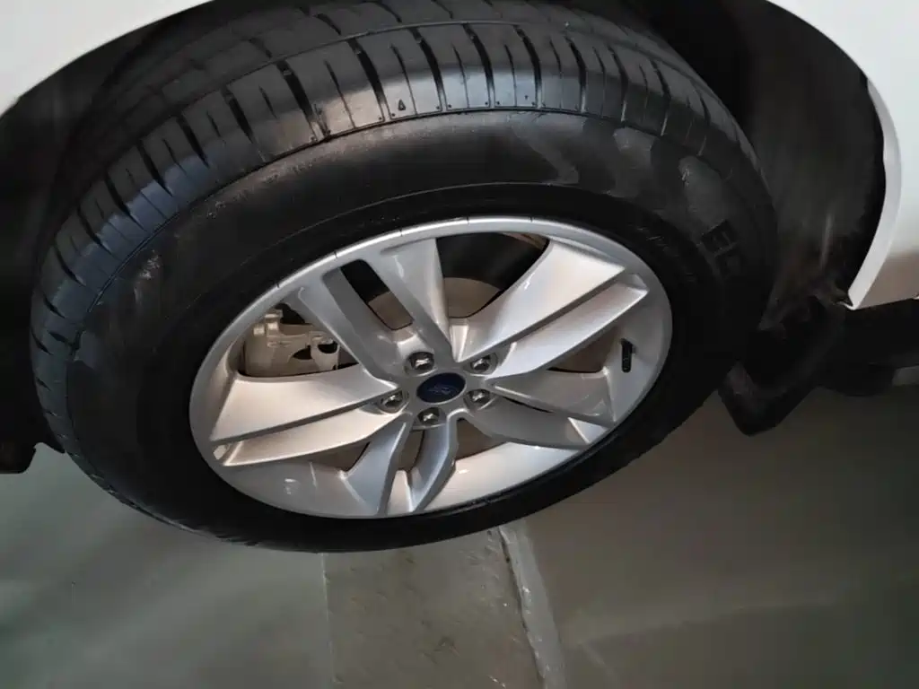 Ford Edge — миниатюра 23
