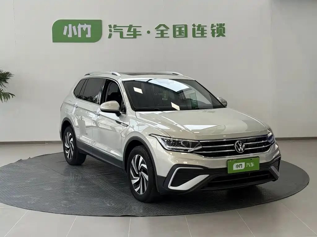 Volkswagen Tiguan L — миниатюра 6
