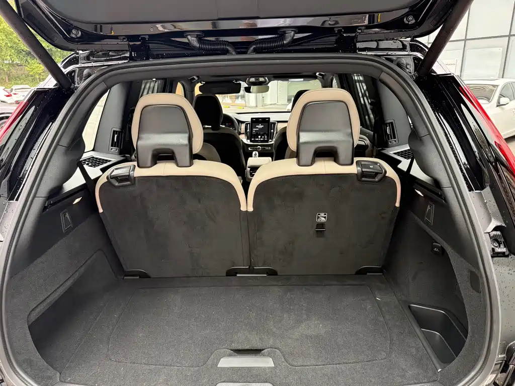 Volvo XC90 — миниатюра 13