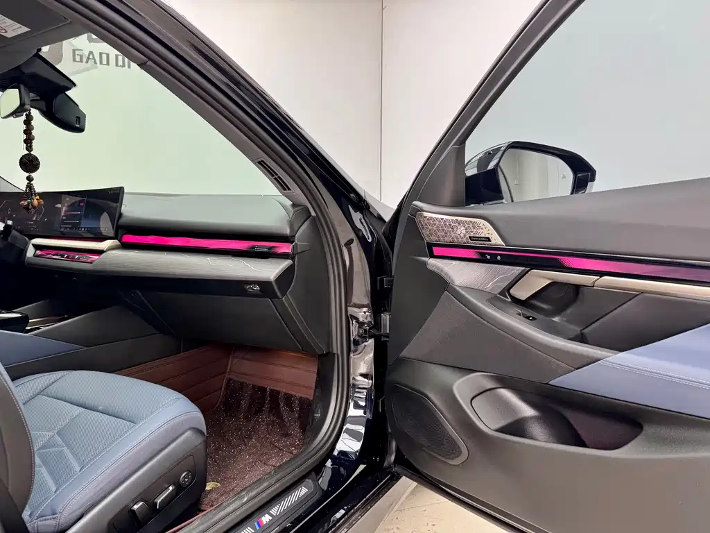 BMW 5 Series — миниатюра 15