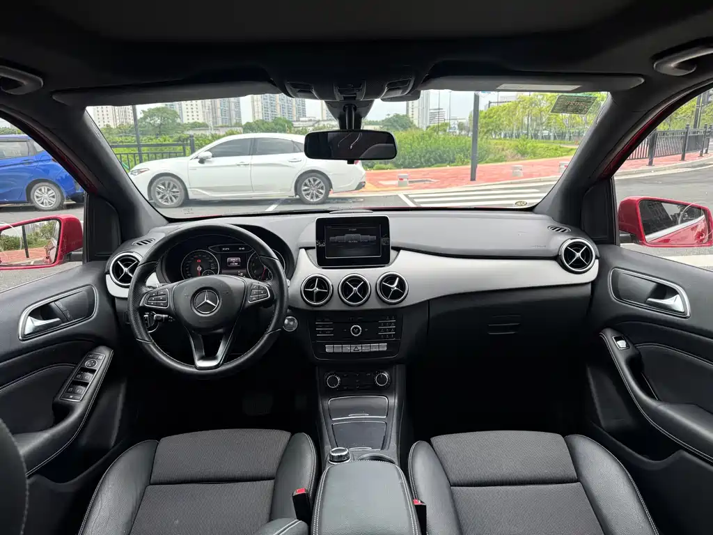 Mercedes-Benz B-Class — миниатюра 8