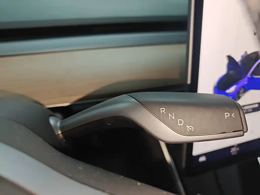 Tesla Model 3 — миниатюра 14