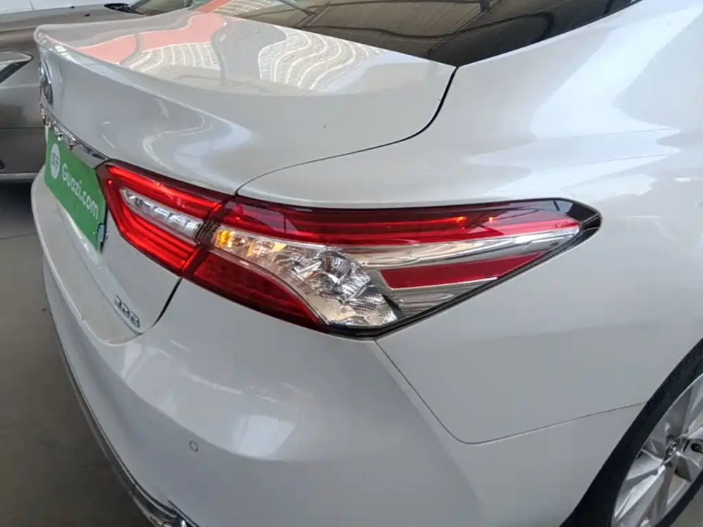 Toyota Camry — миниатюра 8