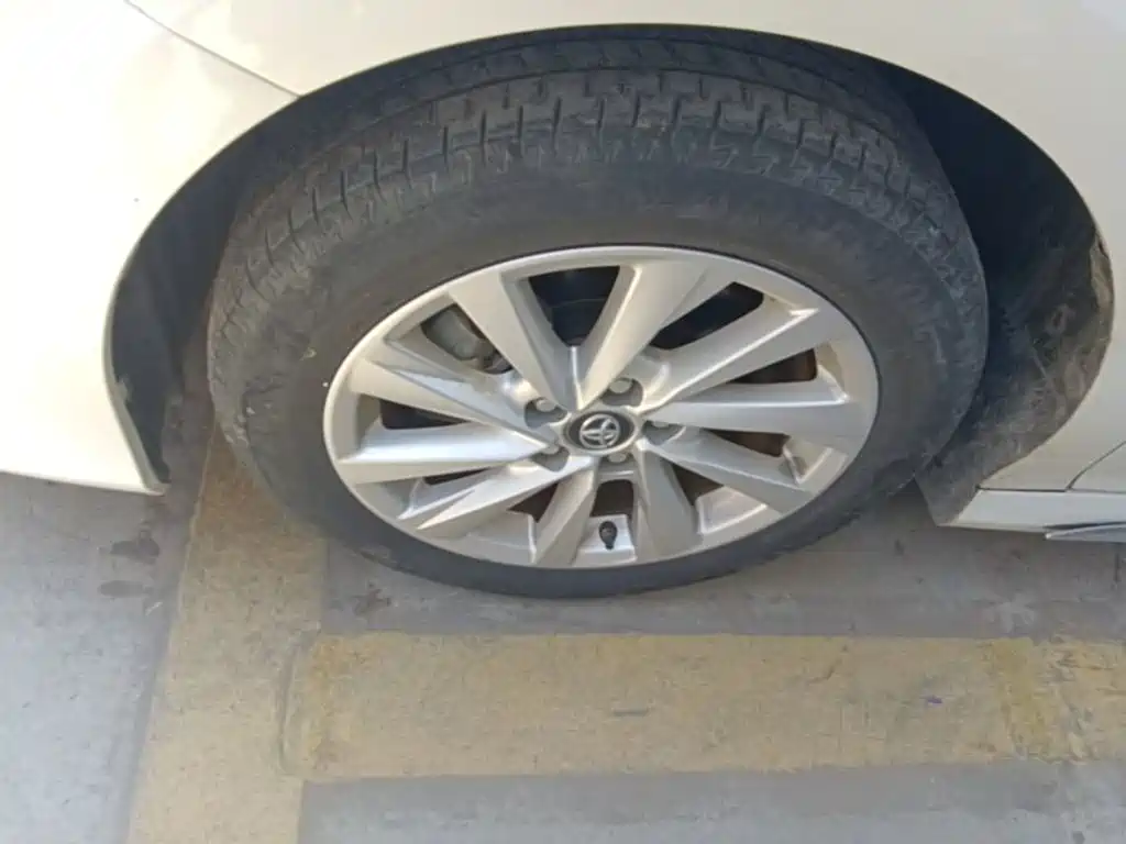 Toyota Camry — миниатюра 23