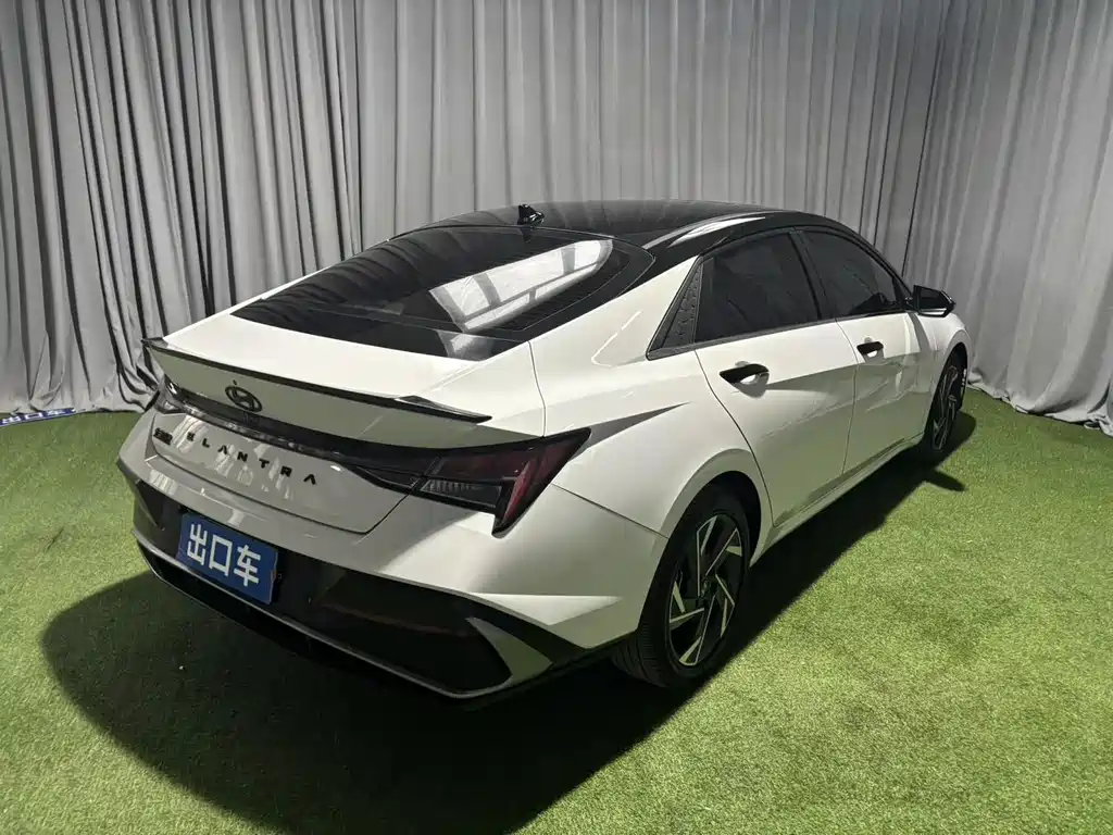 Hyundai Elantra — миниатюра 4