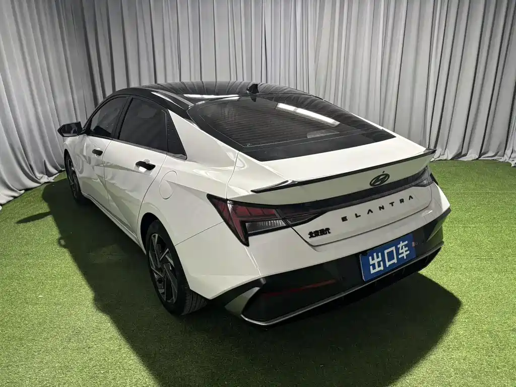 Hyundai Elantra — миниатюра 5