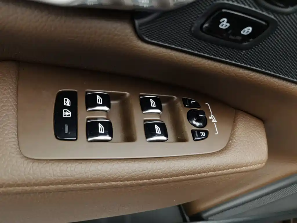 Volvo S90 — миниатюра 9