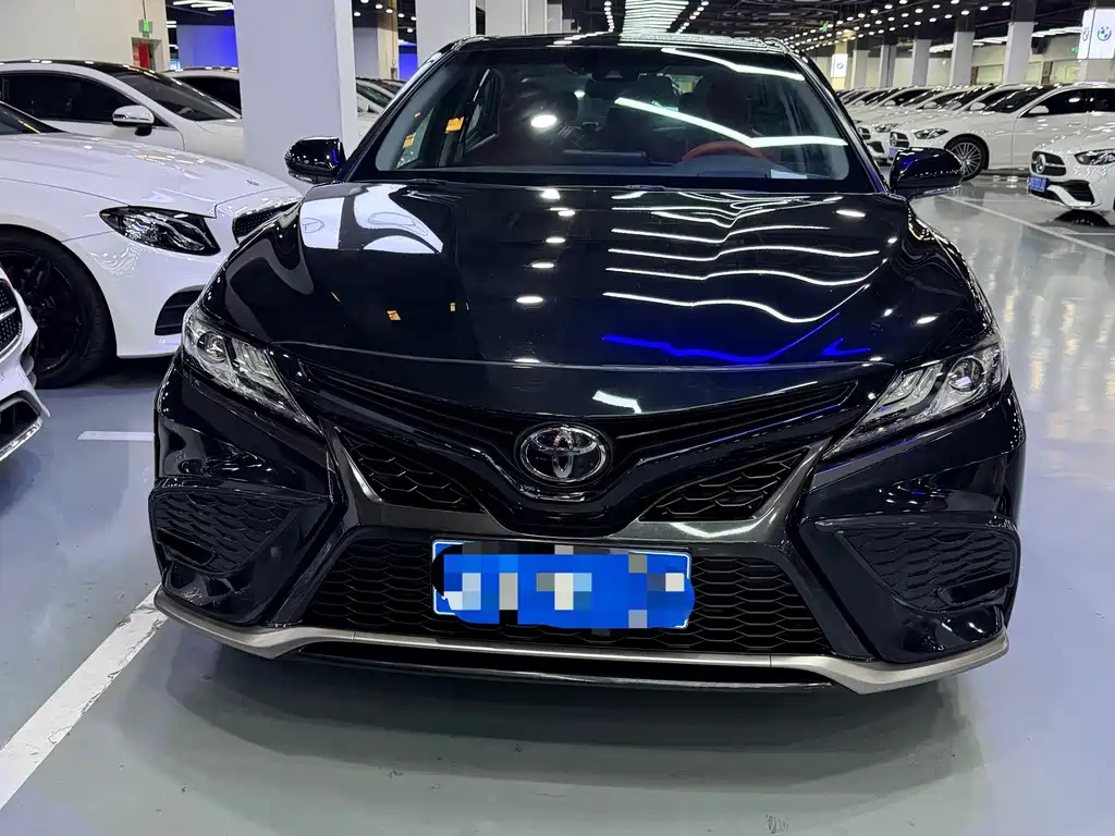 Toyota Camry — миниатюра 2