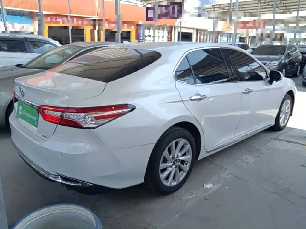 Toyota Camry — миниатюра 7