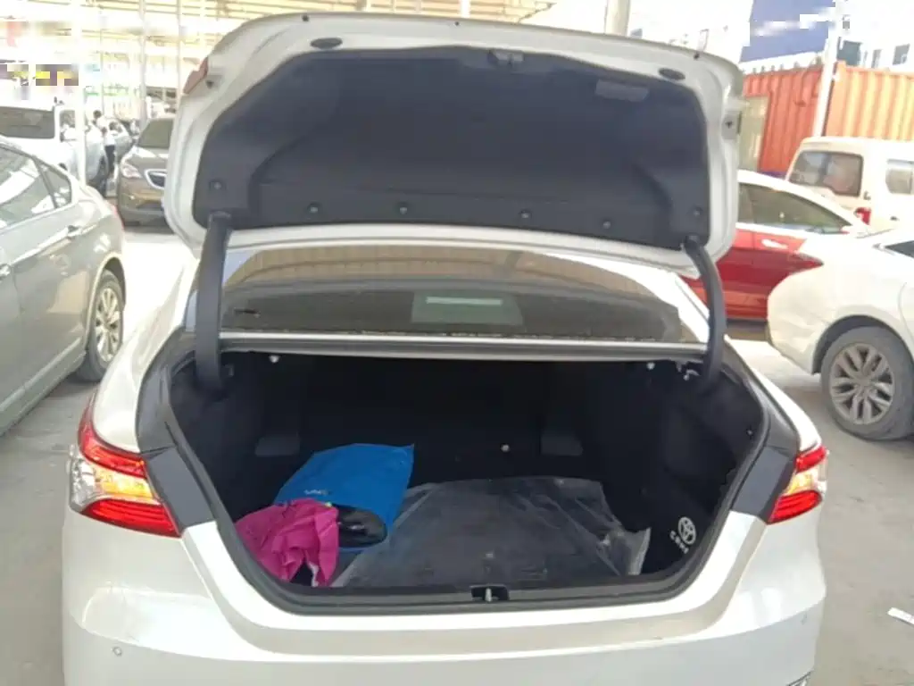 Toyota Camry — миниатюра 19