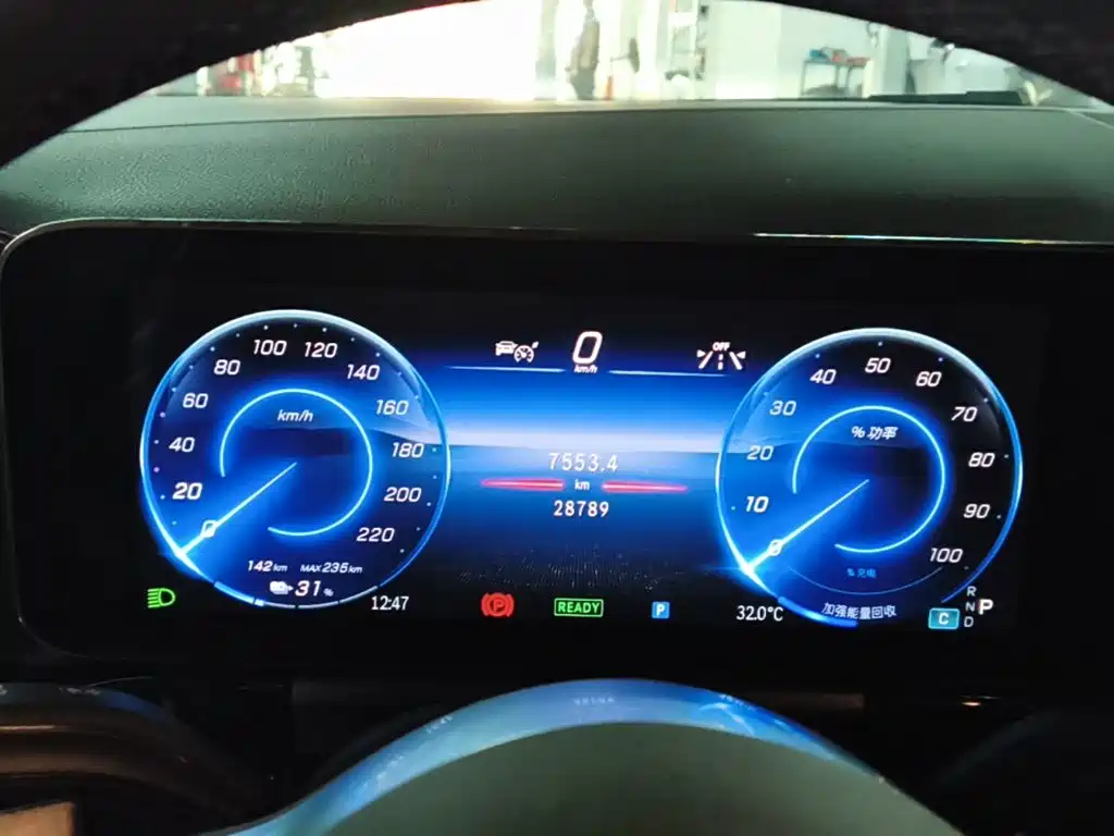 Mercedes-Benz EQA — миниатюра 12