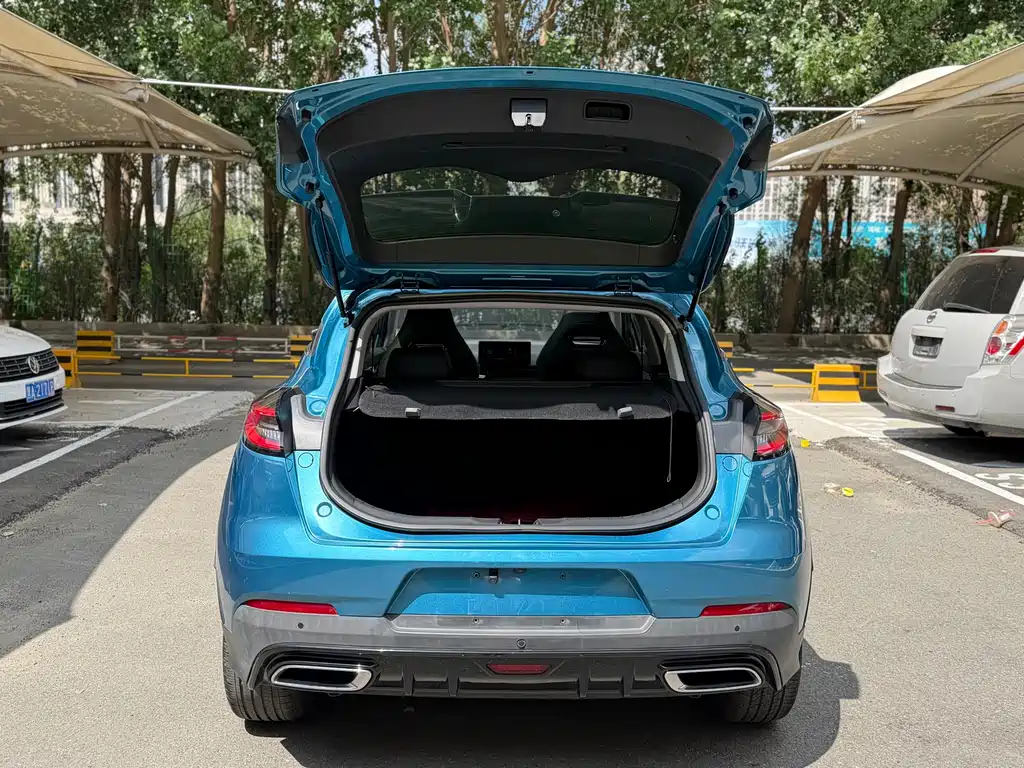 Geely Emgrand S - фото 4