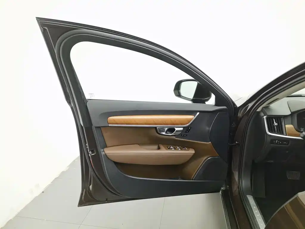 Volvo S90 — миниатюра 8