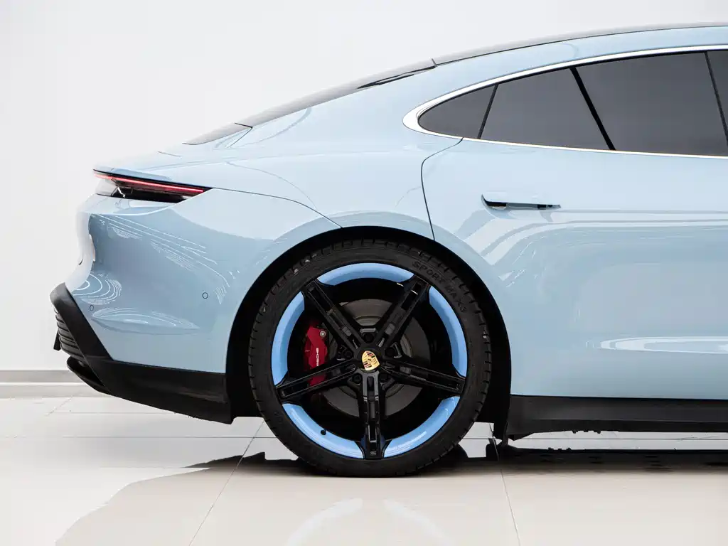 Porsche Taycan — миниатюра 8