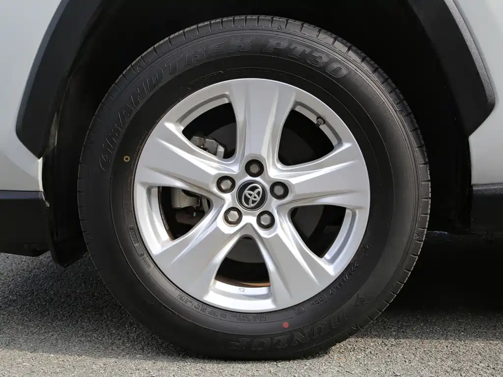 Toyota RAV4 — миниатюра 18