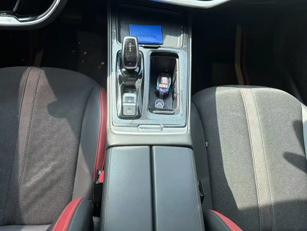 DONGFENG YI HYUN MAX