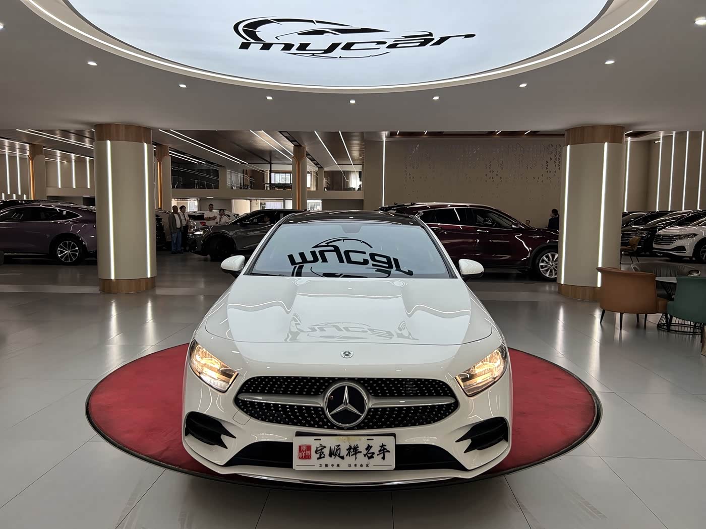 Mercedes-Benz A-Class 1.3 л 2022 г. Белый, пробег 25000 км