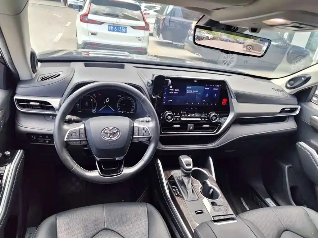 Toyota Highlander — миниатюра 7
