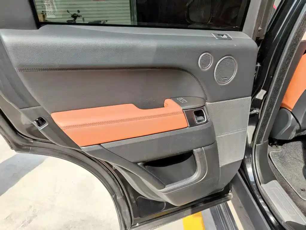 Land Rover Sport — миниатюра 6