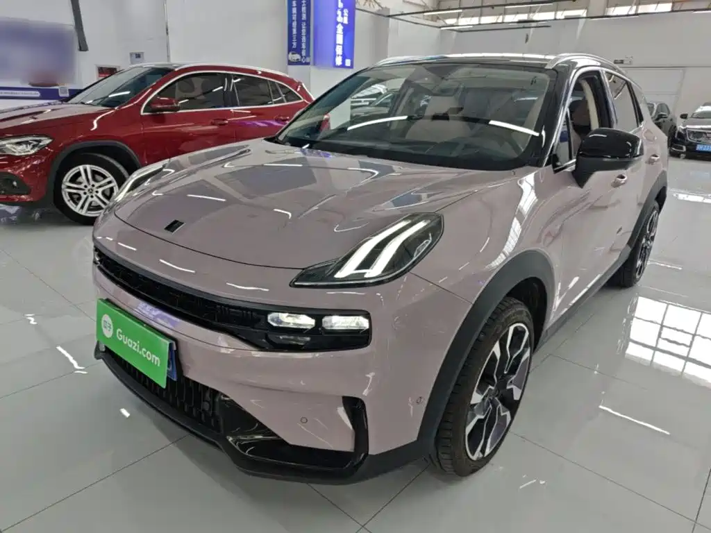 Lynk & Co 06