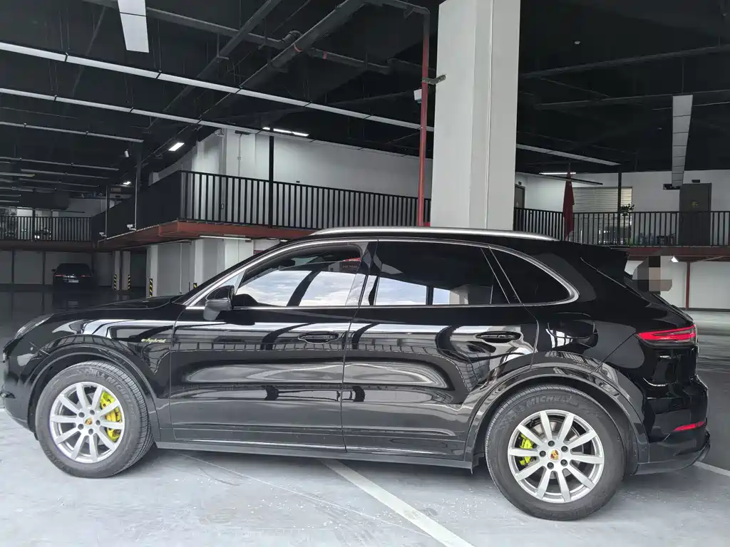 Porsche Cayenne Hybrid — миниатюра 17