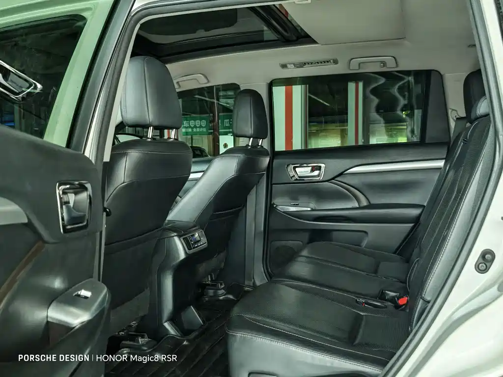 Toyota Highlander 2015 2.0T Luxury 7 мест