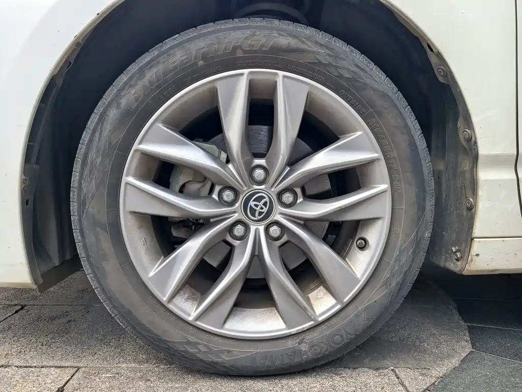 Toyota Avalon — миниатюра 5