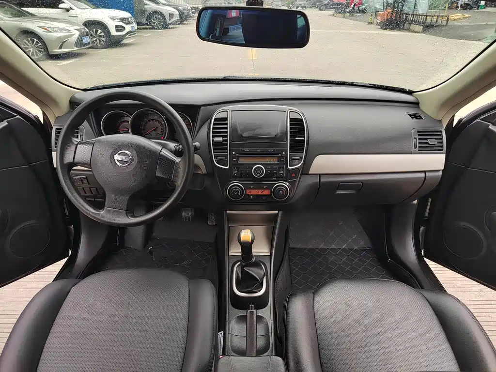 Nissan Sylphy 2016 1.6XE MT Lead