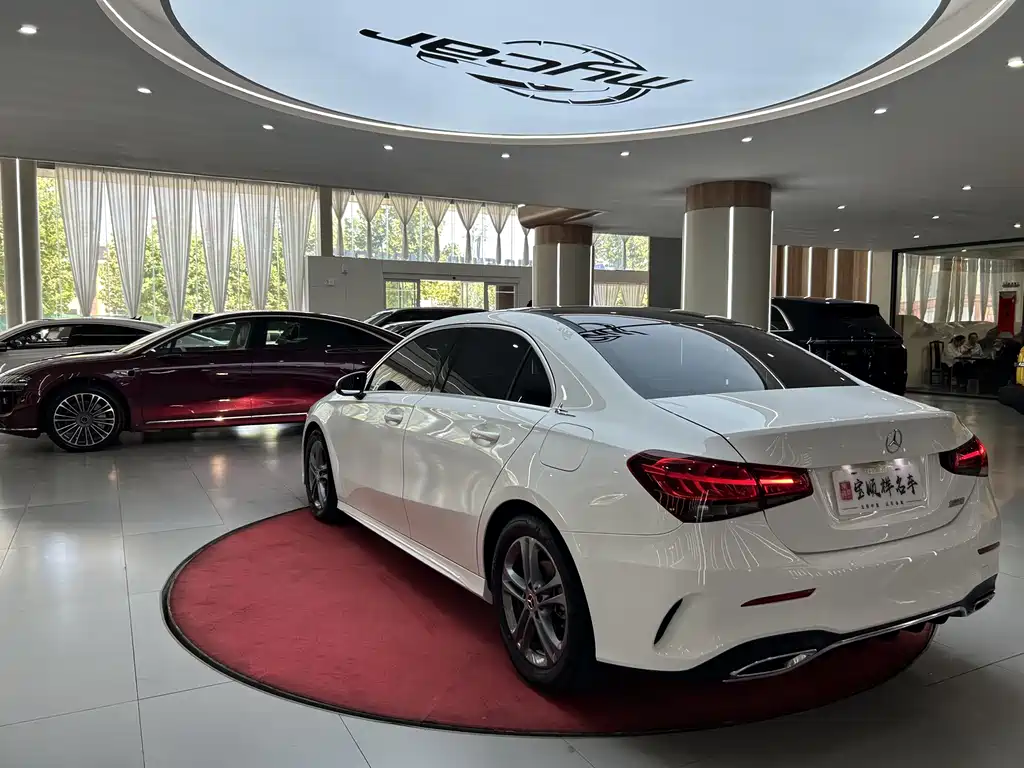 Mercedes-Benz A-Class — миниатюра 7