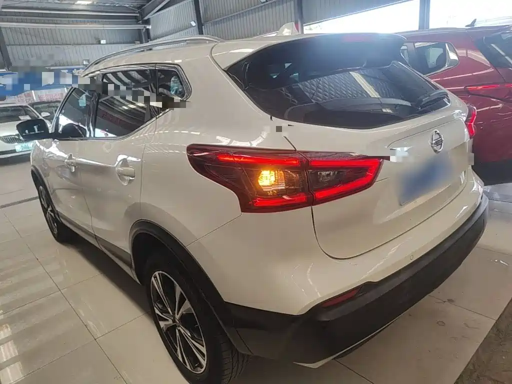 Nissan Qashqai — миниатюра 5