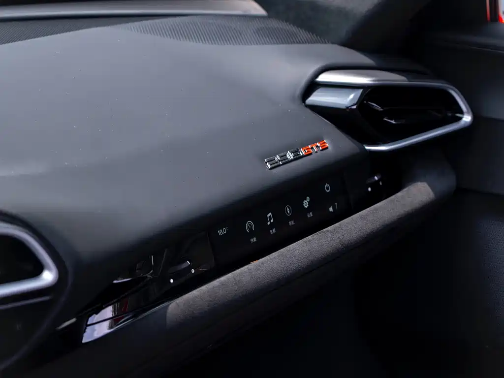 Ferrari 296 2022 3.0T V6 GTS