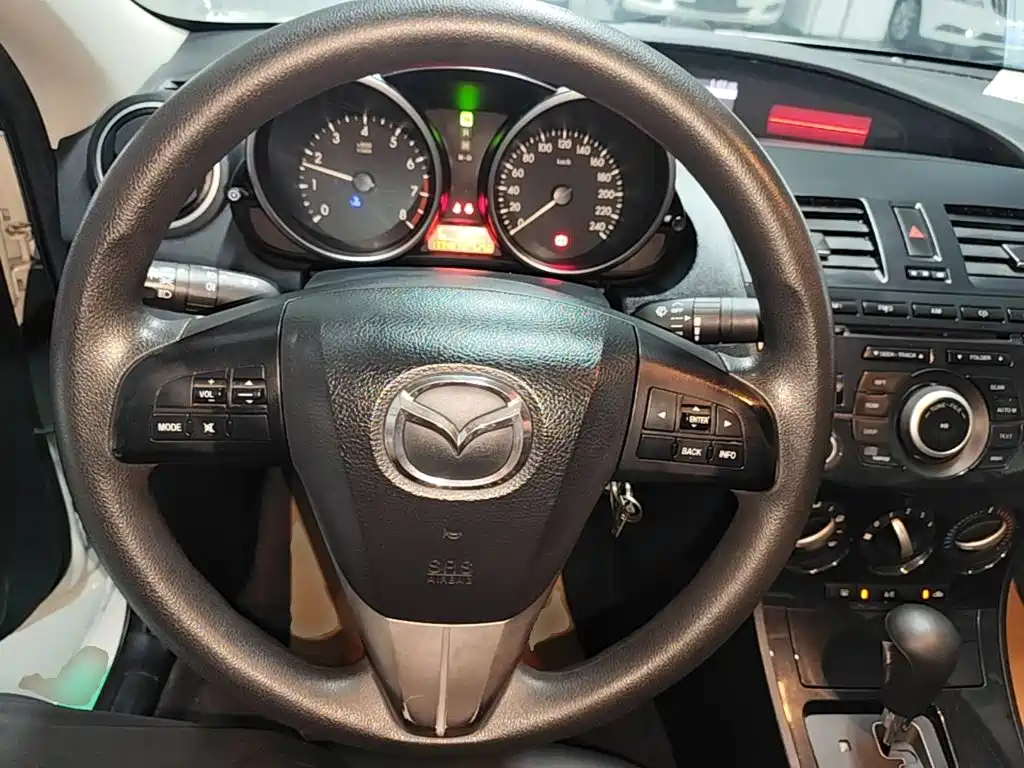 Mazda 3 Xingcheng — миниатюра 11
