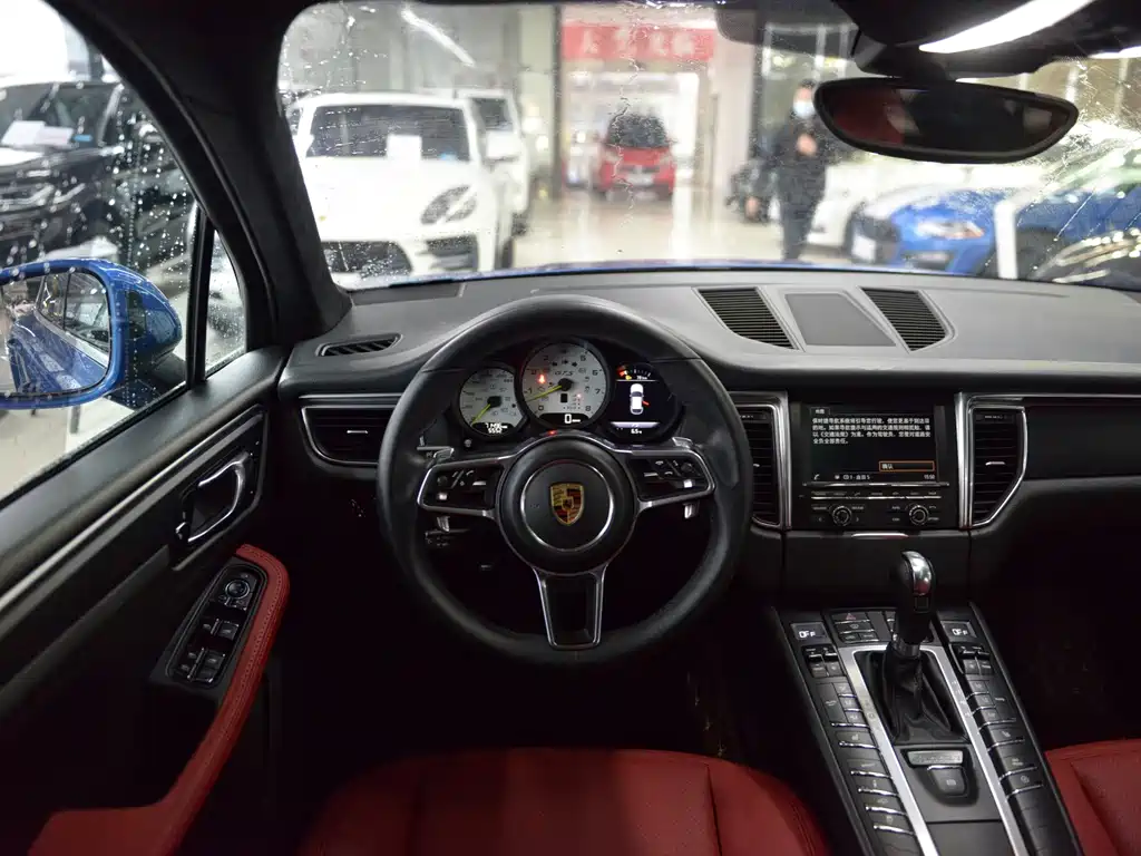 Porsche Macan — миниатюра 12