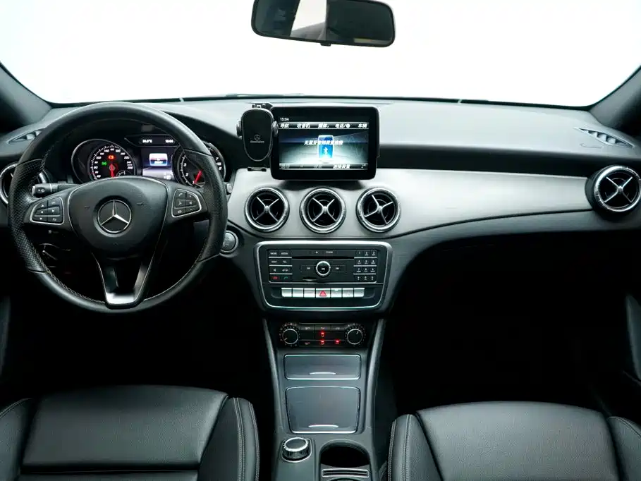 Mercedes-Benz CLA (Import) — миниатюра 3