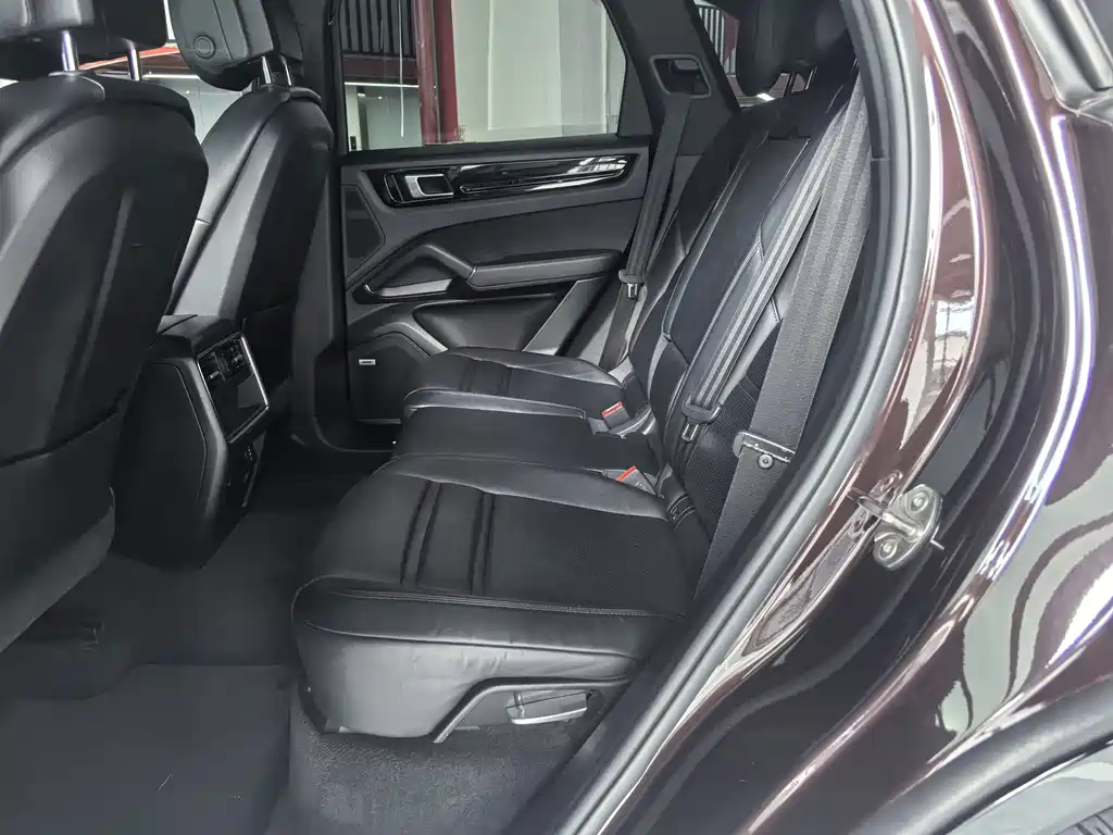 Porsche Cayenne Hybrid — миниатюра 9