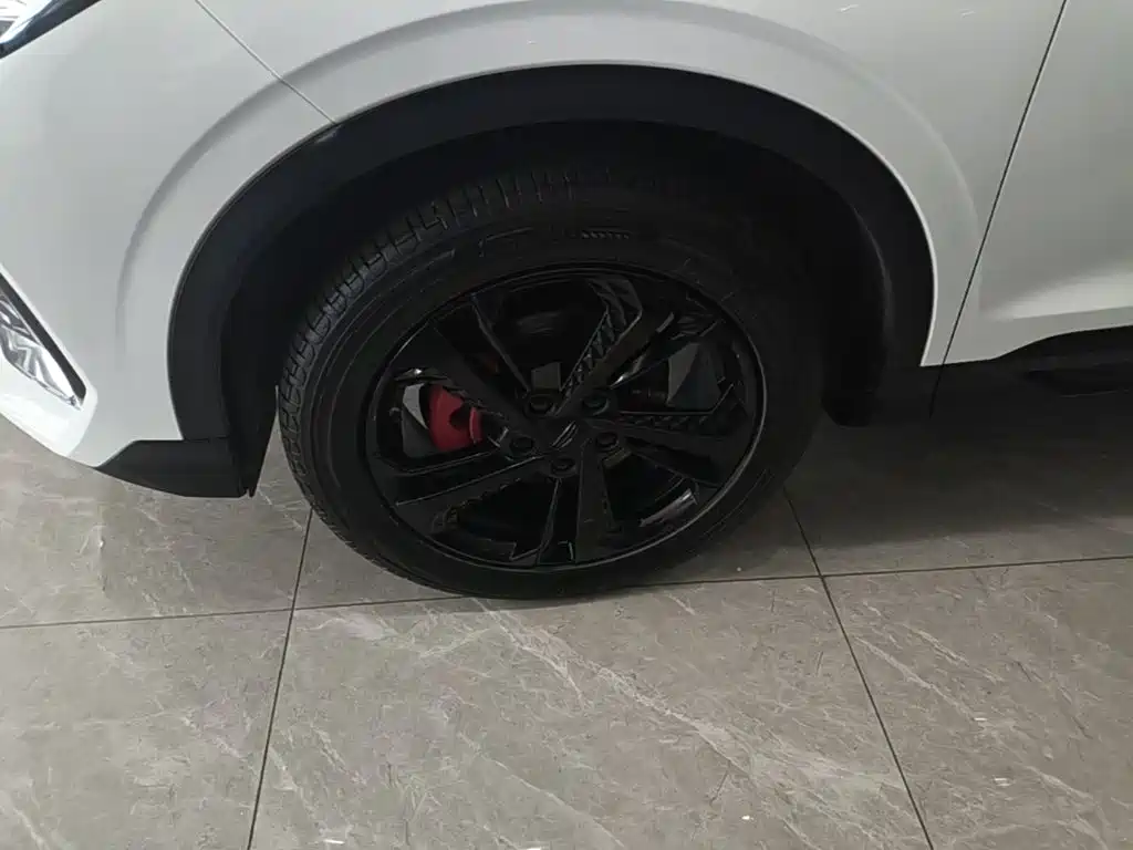Geely Binyue — миниатюра 23