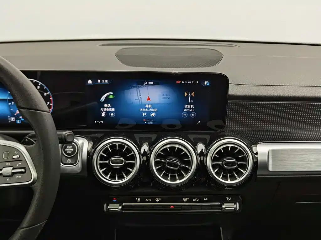 Mercedes-Benz GLB — миниатюра 12
