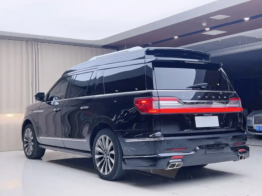 Lincoln Navigator — миниатюра 20