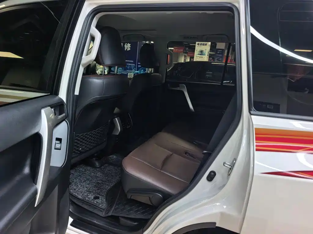 Toyota Prado — миниатюра 10