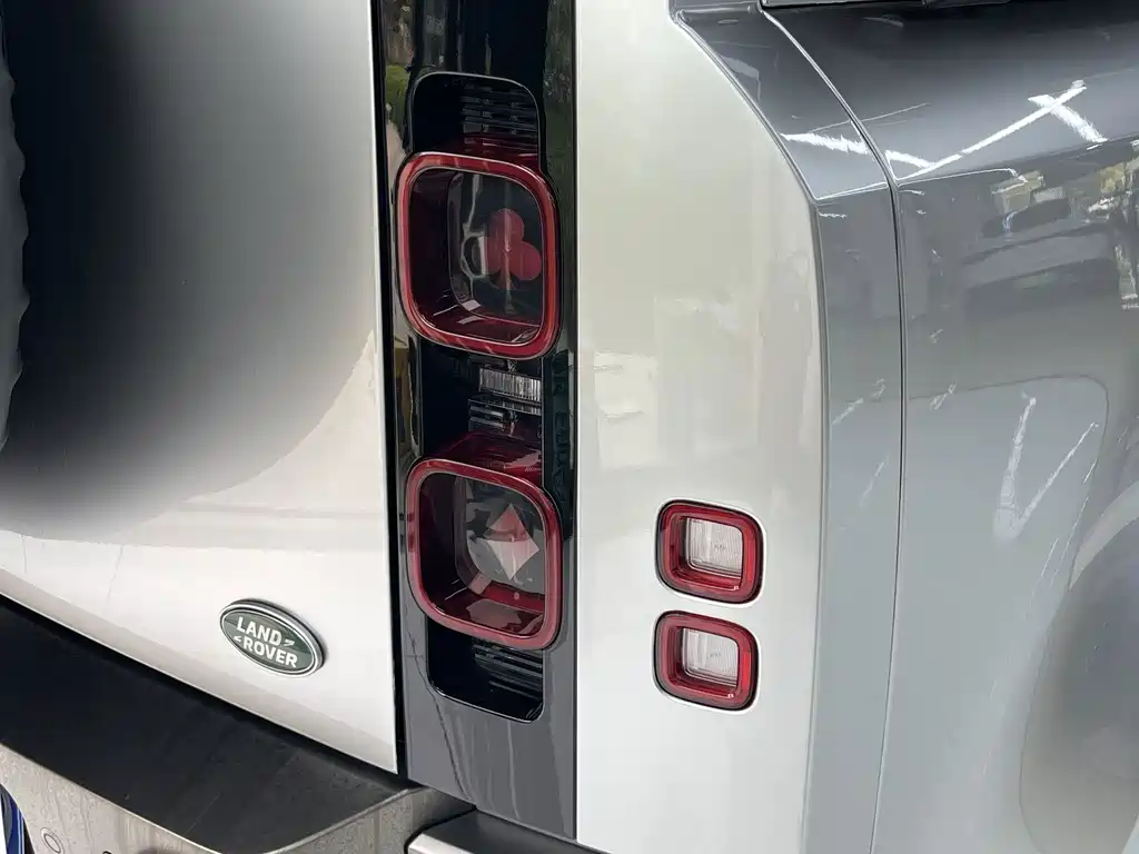 Land Rover Defender — миниатюра 24